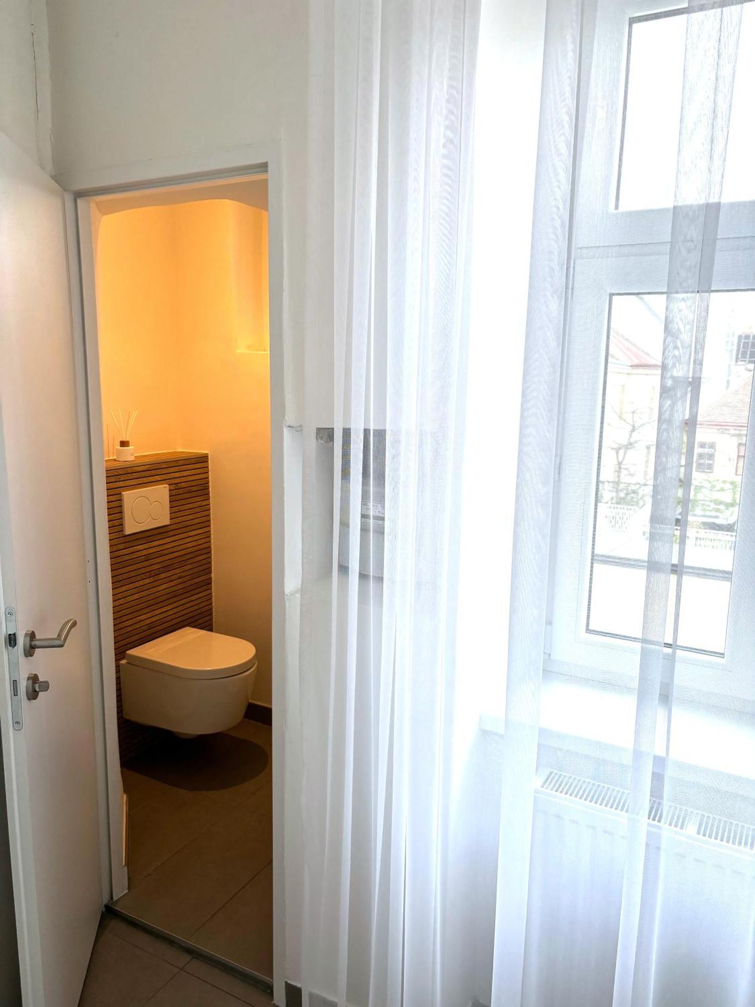 Traumhafte Wohnung Fuer 3, Grosszuegig, Walk In Dusche Viena Exterior foto